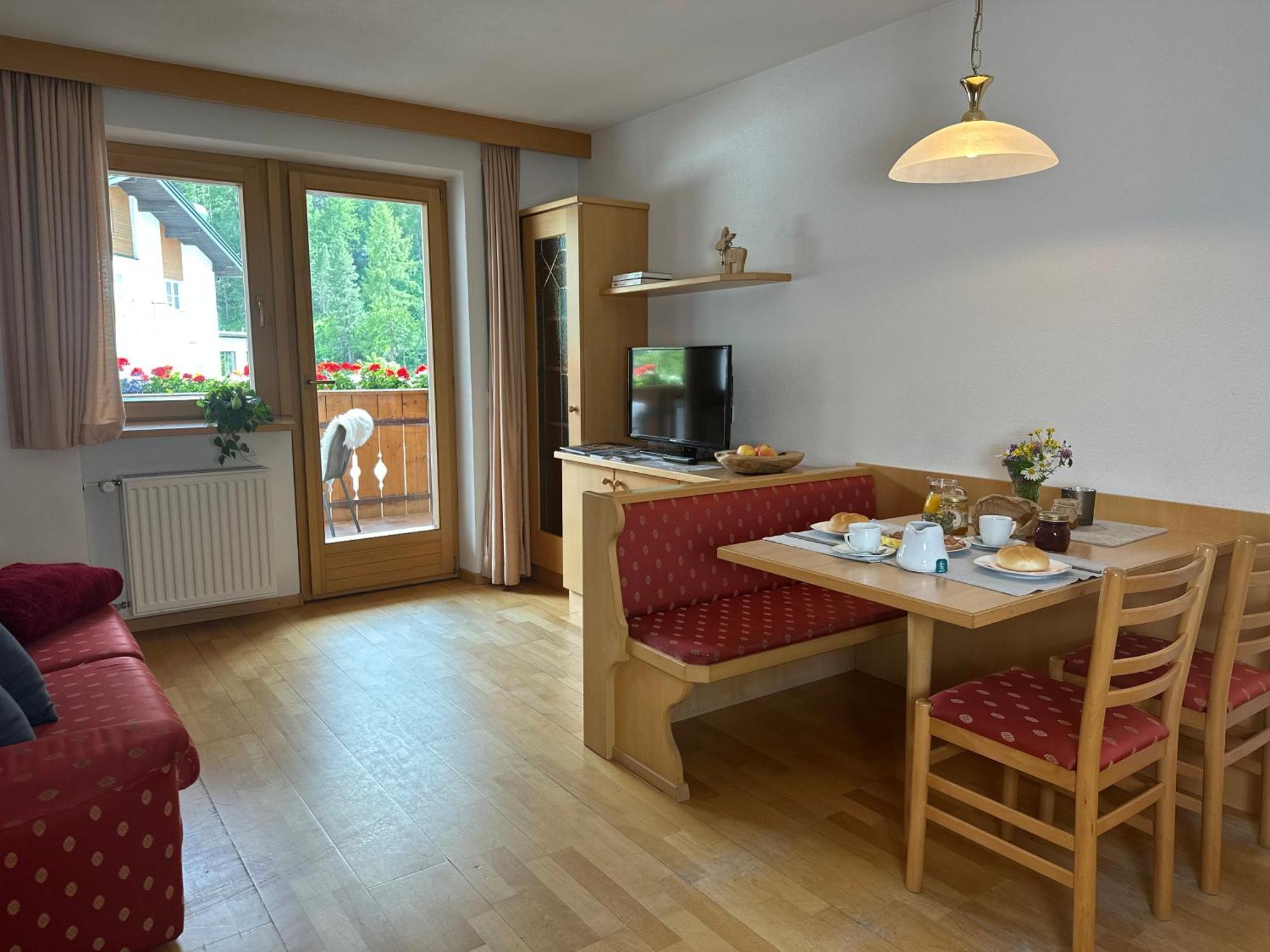Residence Aster Солда Екстериор снимка