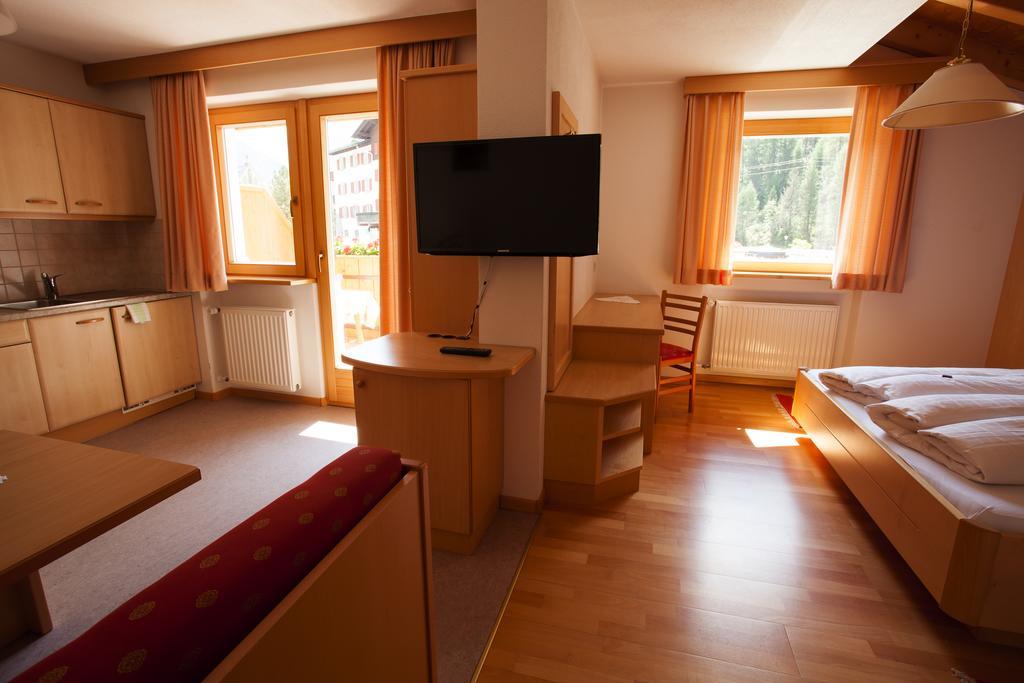 Residence Aster Солда Екстериор снимка